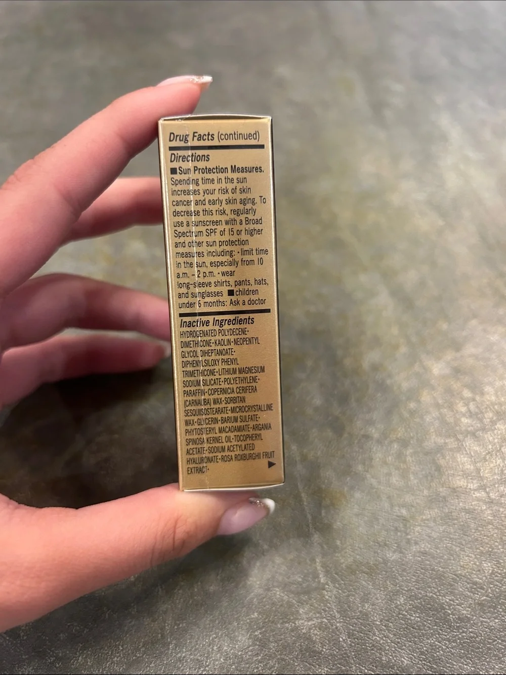 clè de peau CONCEALER SPF 27 - 3 / Beige Light with cool undertones